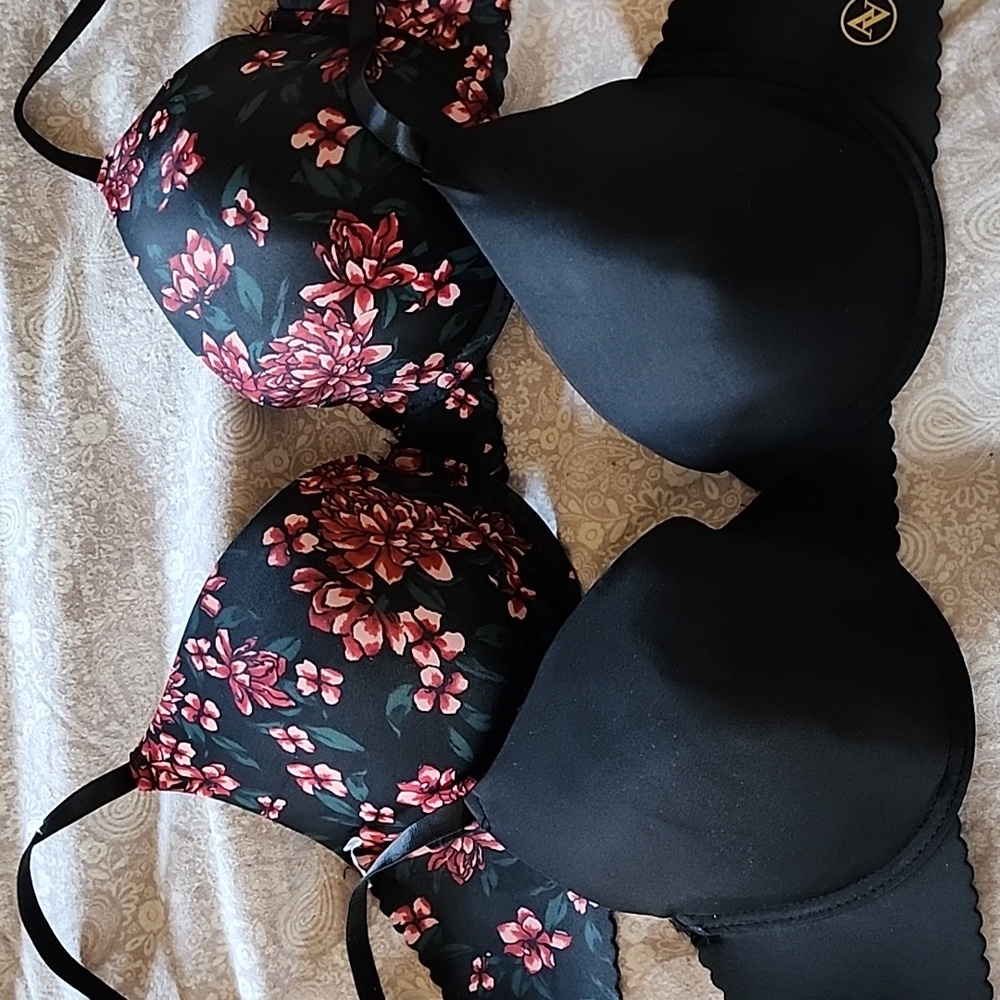 NWOT Adrienne Vittadini: Push-up T-shirt Everyday Bra 2-pack, 38C (black/floral)